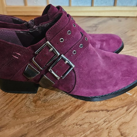 Vince Camuto Cosmika Buckle Leather Bootie - Picture 6 of 8